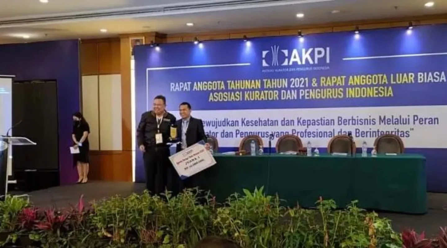 حصل مجلس الشام والشركاء على المرتبة الأولى في مسابقة الكتابة العلمية لجمعية الأمناء والإدارة الإندونيسية (AKPI) 2021 