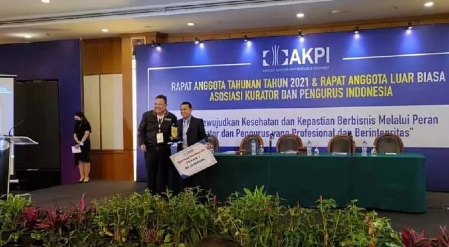 Dewan Syam  Partners gained the first rank in the Scientific Writing Competition of the Indonesian Curator and Management Association AKPI 2021 